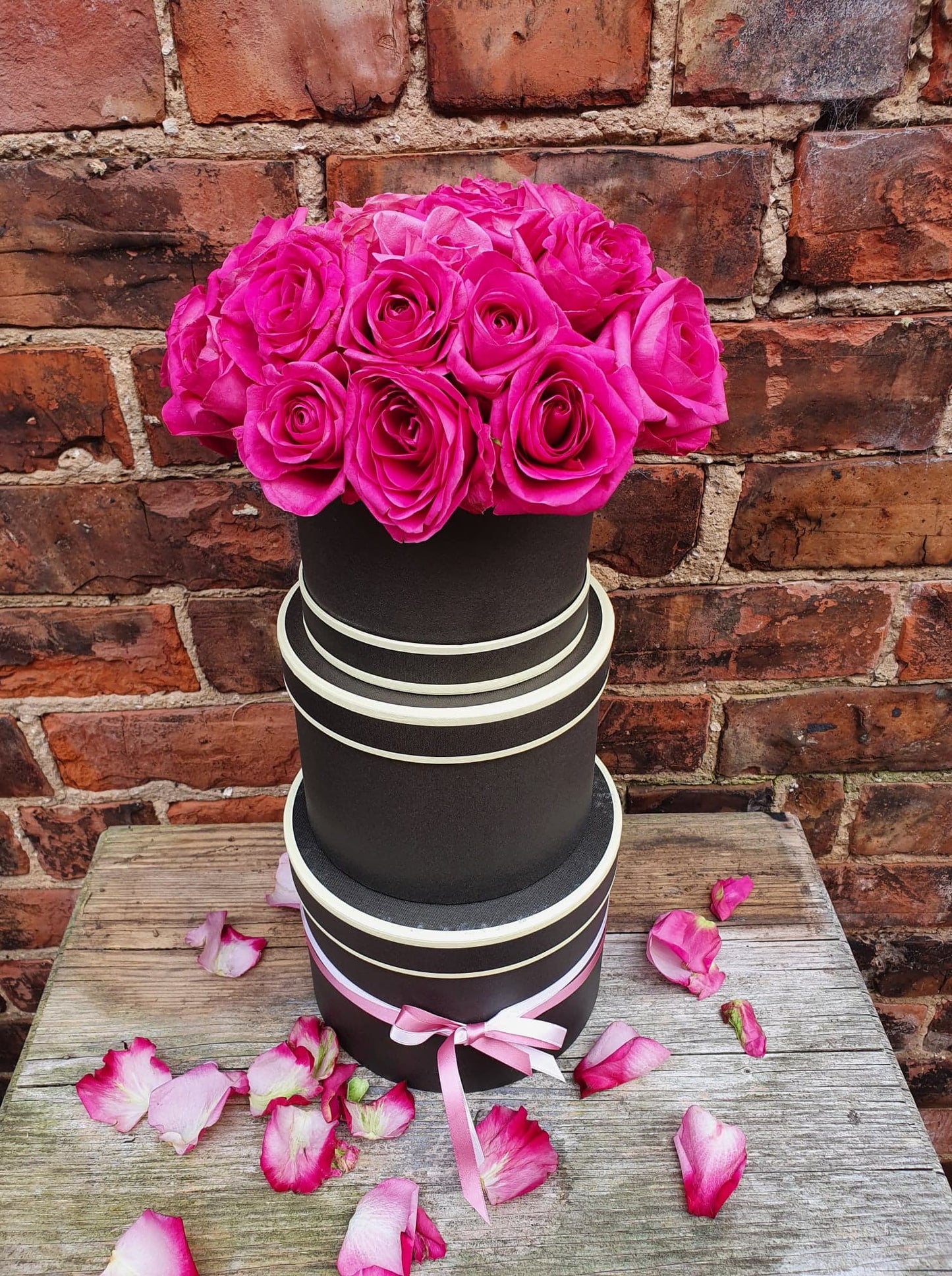 Simply Roses Hatbox (Pictured £40)
