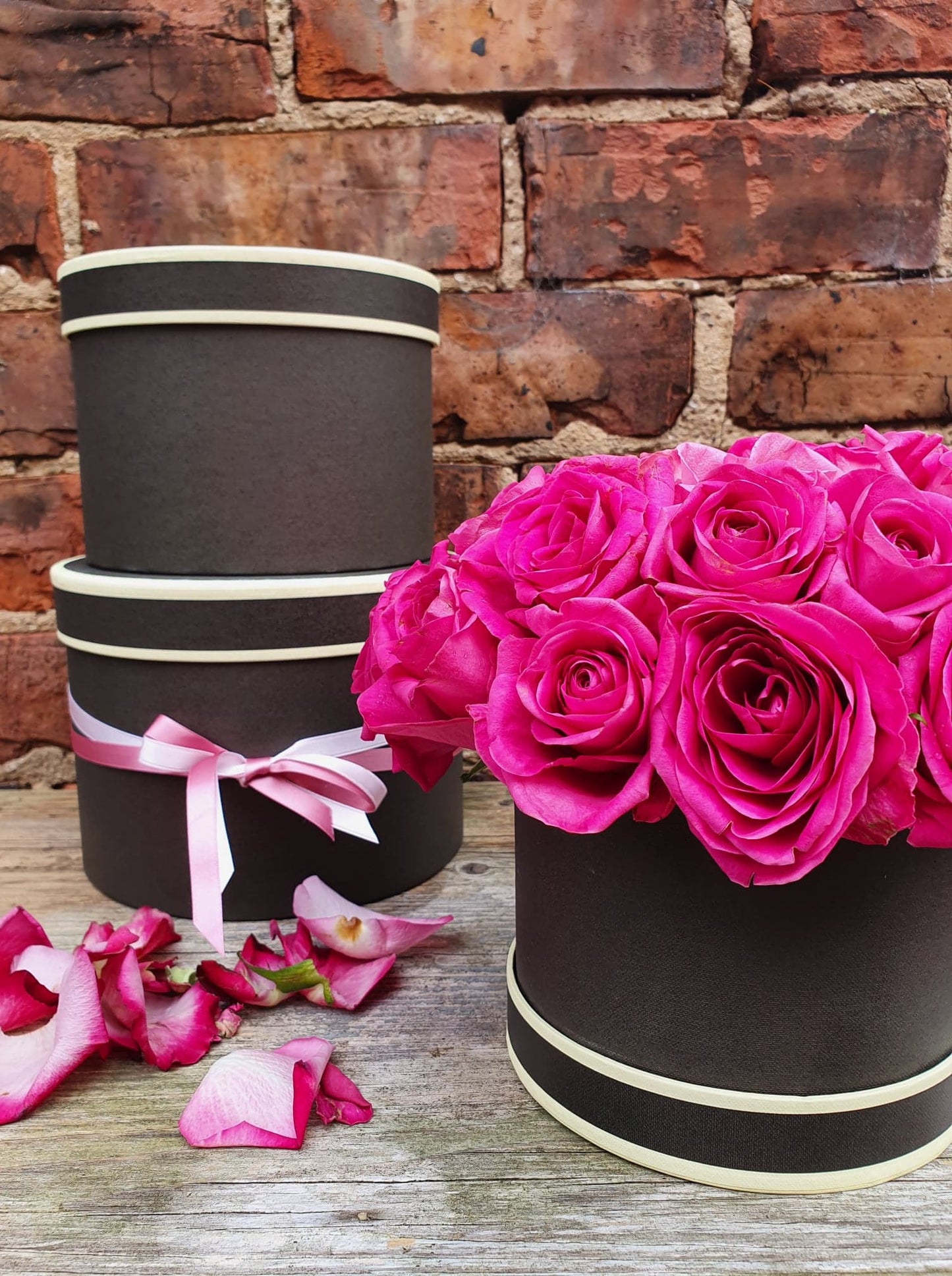 Simply Roses Hatbox (Pictured £40)